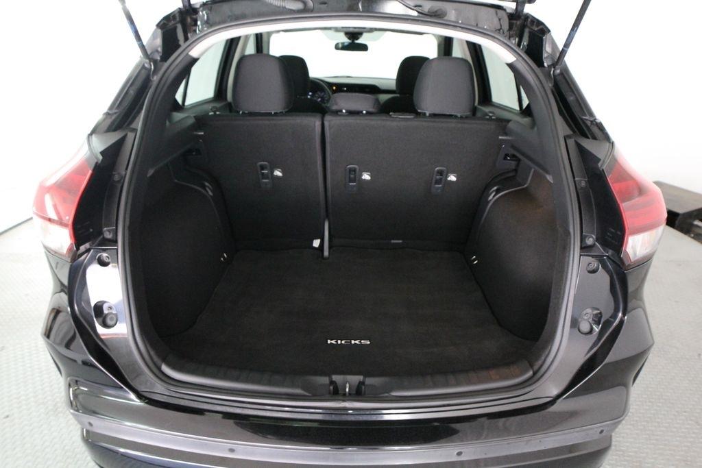 Nissan Kicks SV FWD 2021