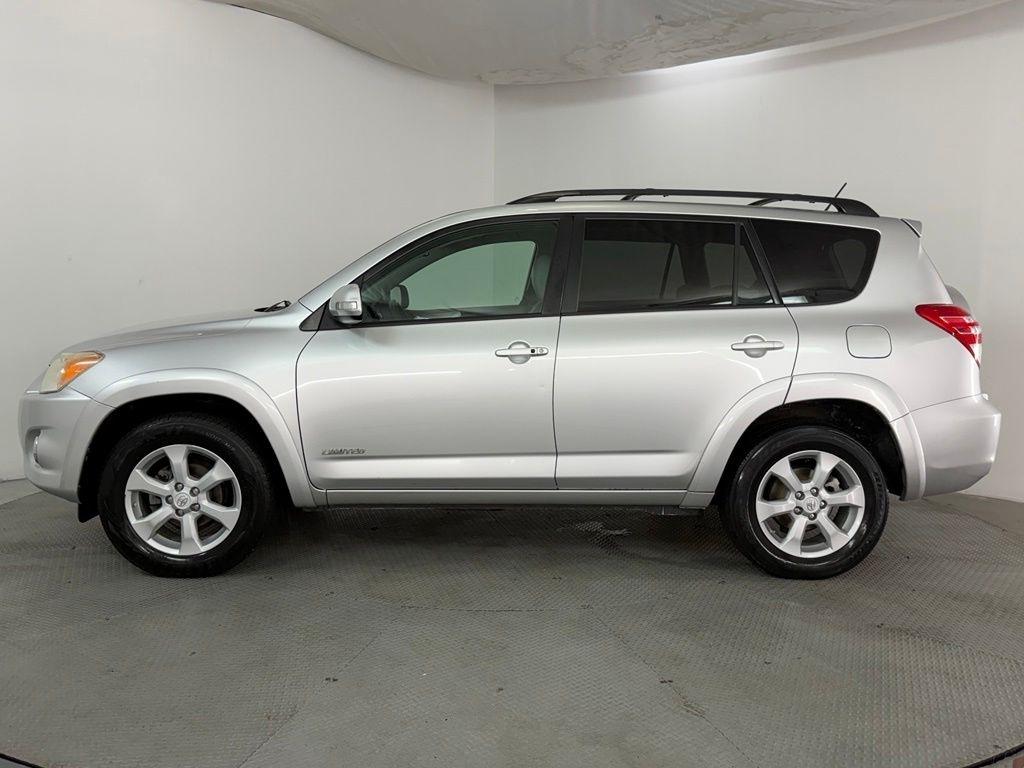 Toyota RAV4 4WD 4dr 4-cyl 4-Spd AT Ltd (Natl) 2011
