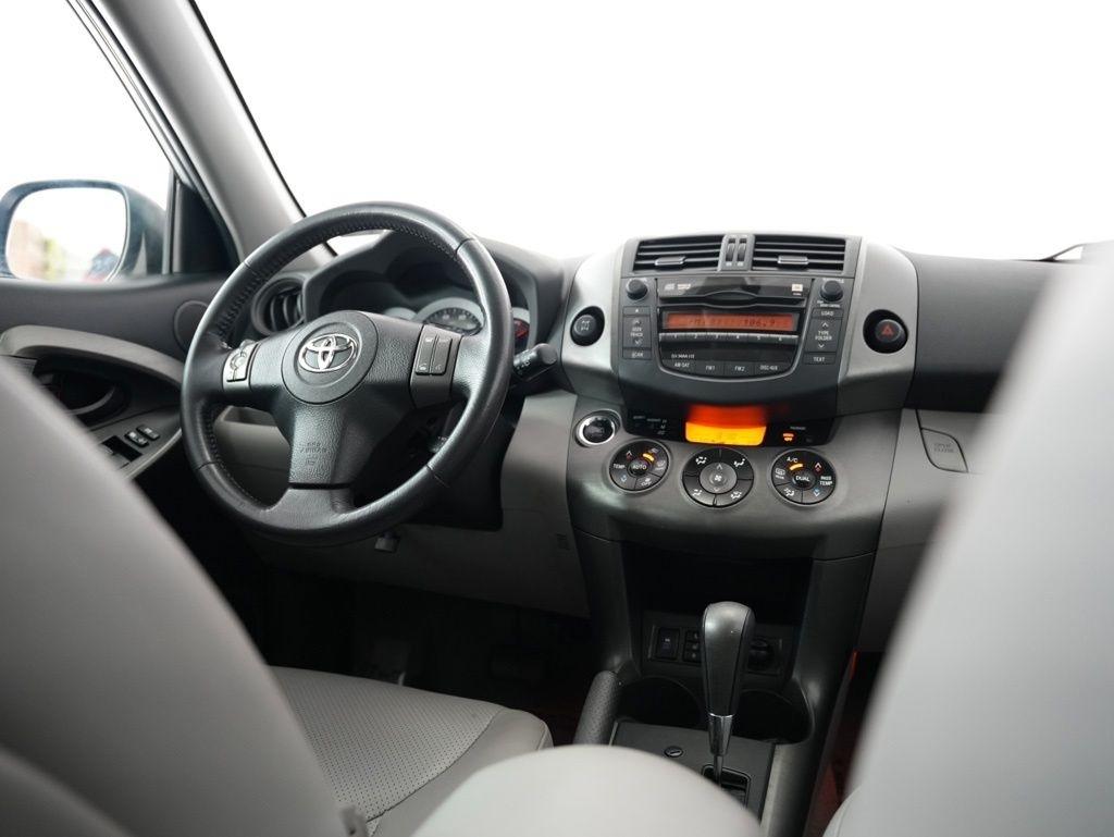 Toyota RAV4 4WD 4dr 4-cyl 4-Spd AT Ltd (Natl) 2011