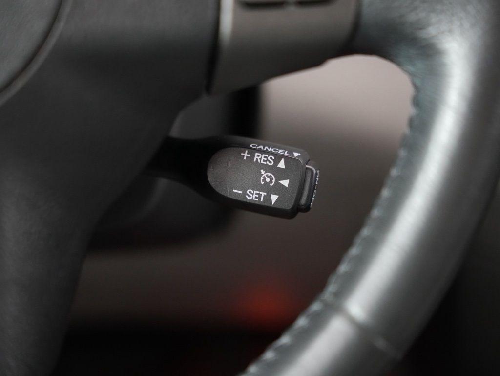 Toyota RAV4 4WD 4dr 4-cyl 4-Spd AT Ltd (Natl) 2011