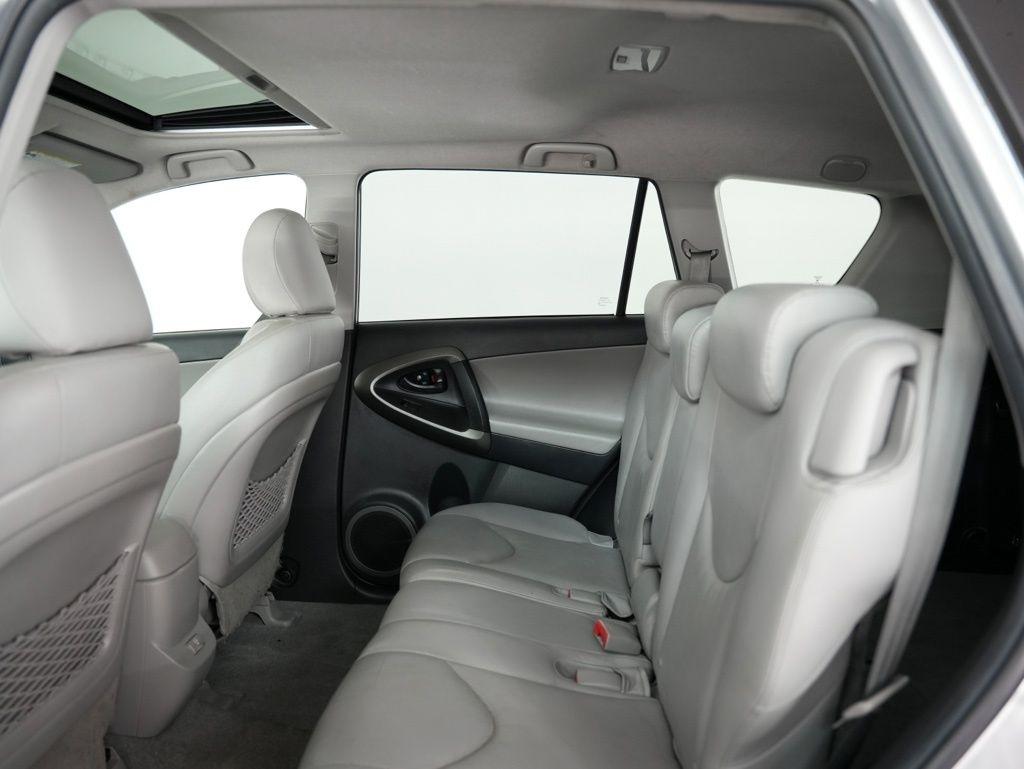 Toyota RAV4 4WD 4dr 4-cyl 4-Spd AT Ltd (Natl) 2011