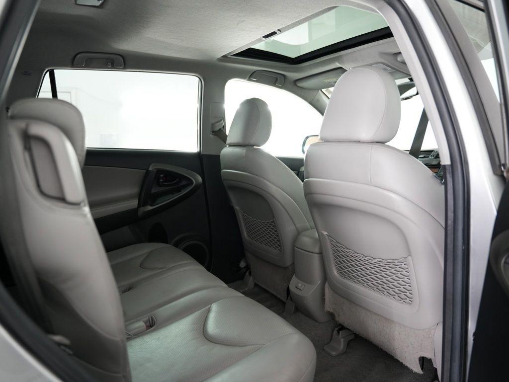 Toyota RAV4 4WD 4dr 4-cyl 4-Spd AT Ltd (Natl) 2011