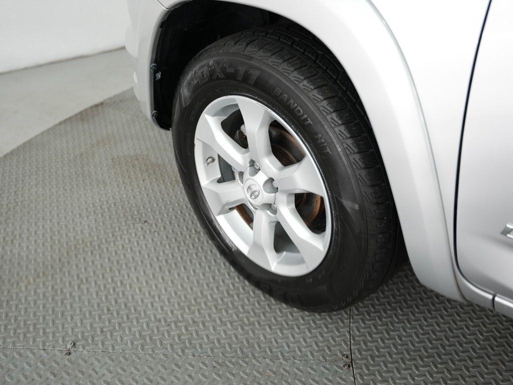 Toyota RAV4 4WD 4dr 4-cyl 4-Spd AT Ltd (Natl) 2011