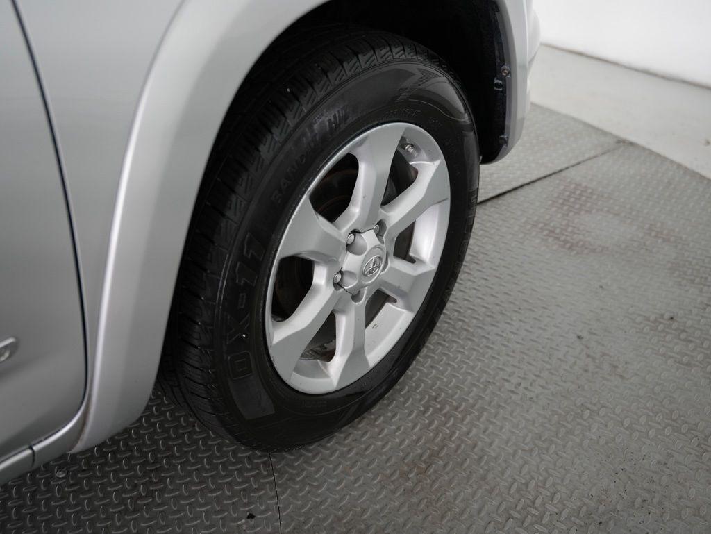 Toyota RAV4 4WD 4dr 4-cyl 4-Spd AT Ltd (Natl) 2011