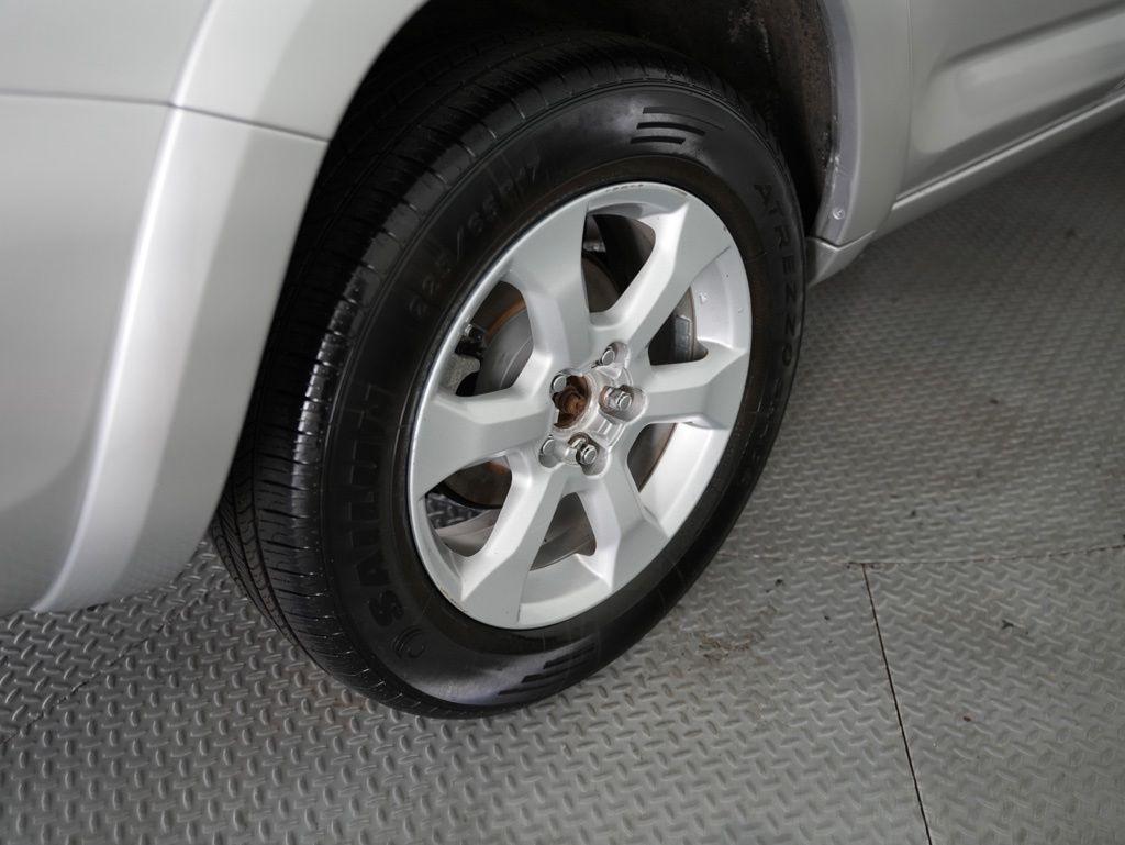 Toyota RAV4 4WD 4dr 4-cyl 4-Spd AT Ltd (Natl) 2011