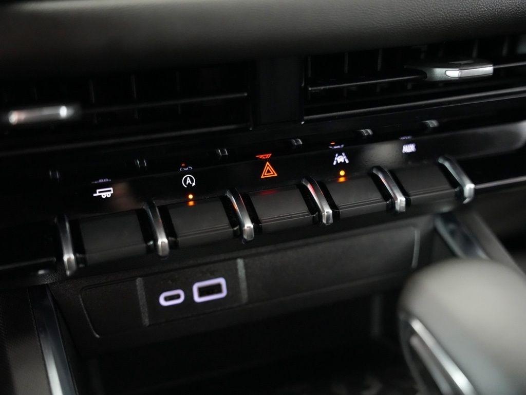 GMC Canyon 2WD Crew Cab Elevation 2025