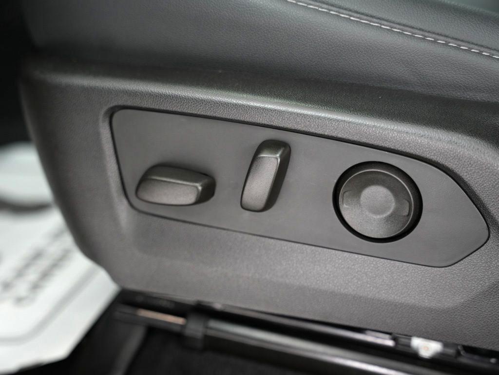 GMC Canyon 2WD Crew Cab Elevation 2025