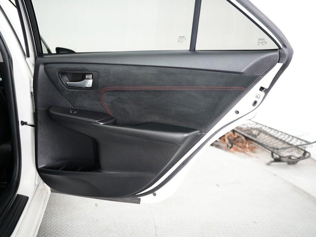 Toyota Camry 4dr Sdn V6 Auto XSE (Natl) 2015