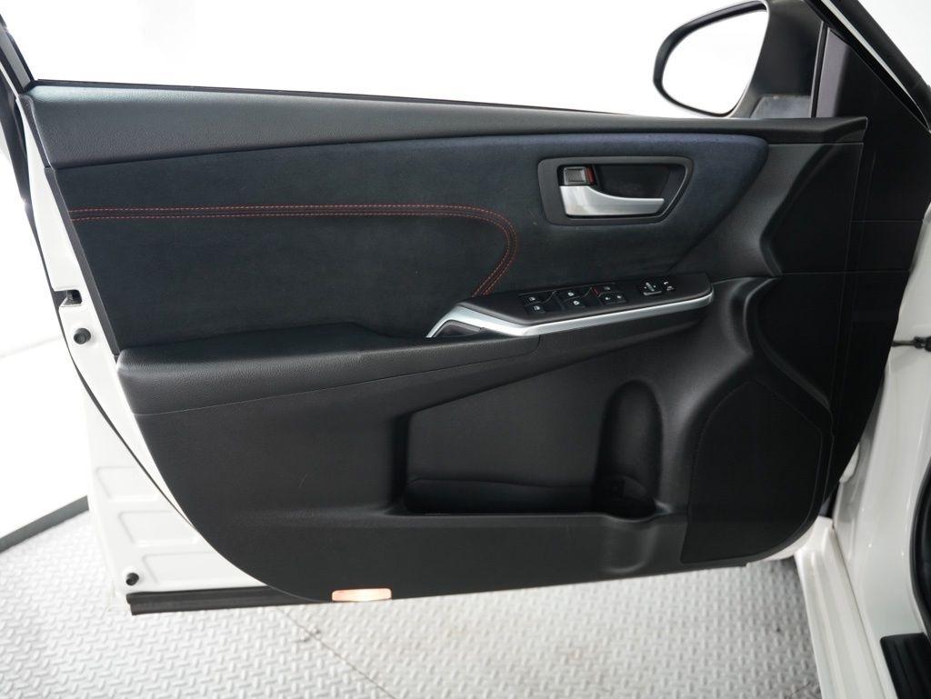Toyota Camry 4dr Sdn V6 Auto XSE (Natl) 2015