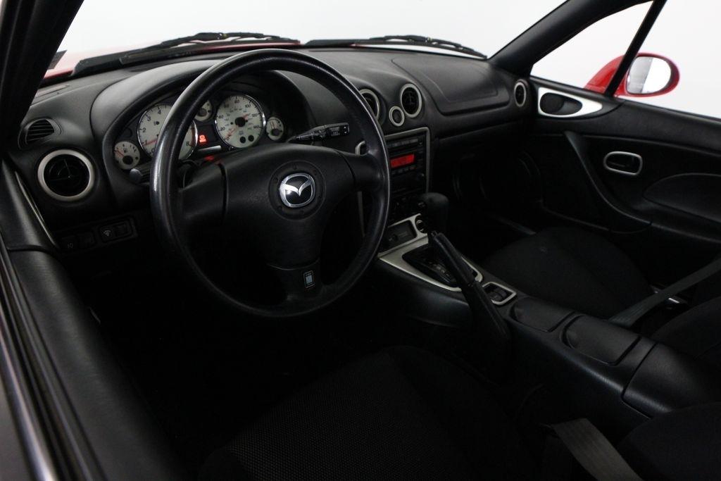 Mazda MX-5 Miata 2dr Conv Cloth Auto 2002