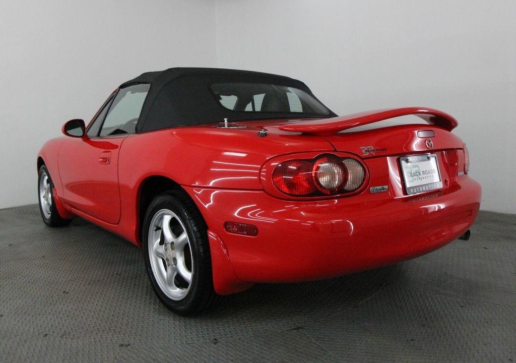 Mazda MX-5 Miata 2dr Conv Cloth Auto 2002