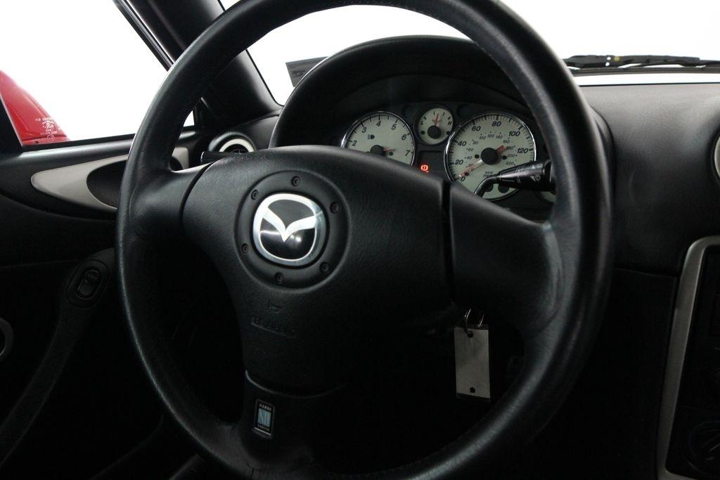 Mazda MX-5 Miata 2dr Conv Cloth Auto 2002