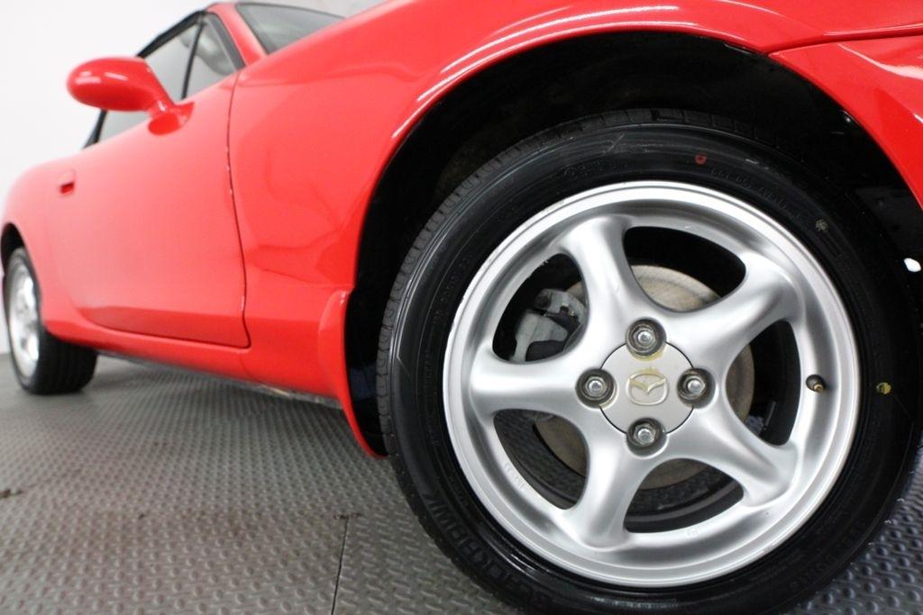 Mazda MX-5 Miata 2dr Conv Cloth Auto 2002