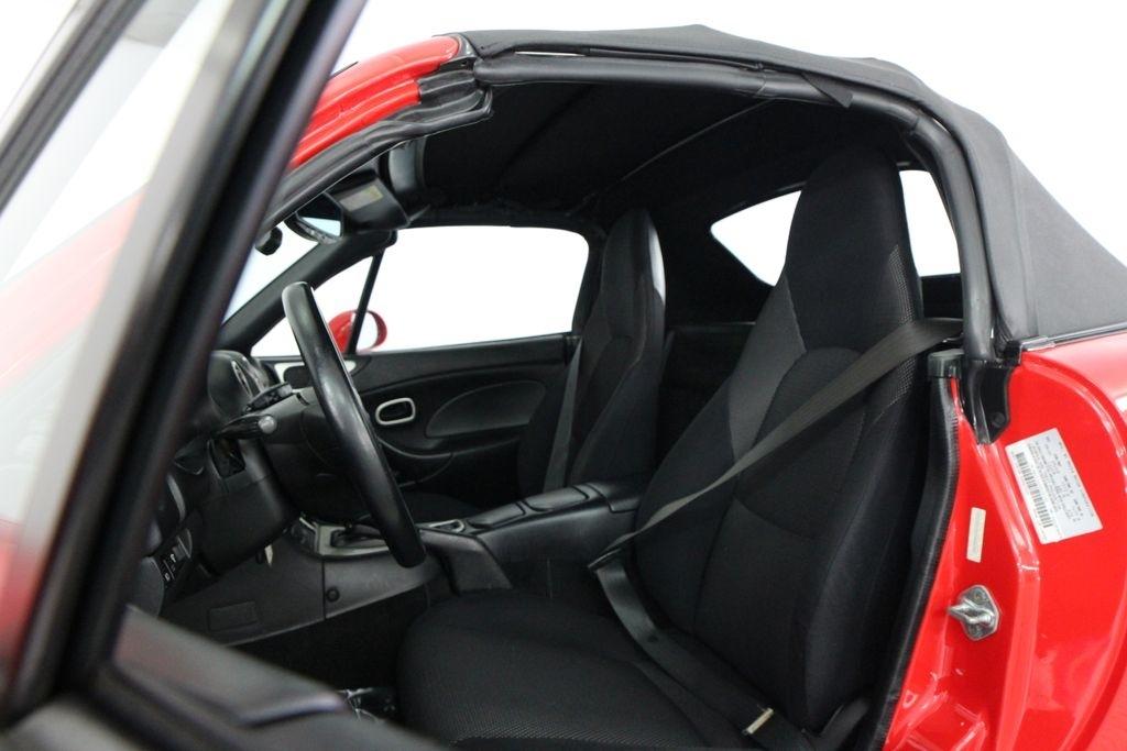 Mazda MX-5 Miata 2dr Conv Cloth Auto 2002
