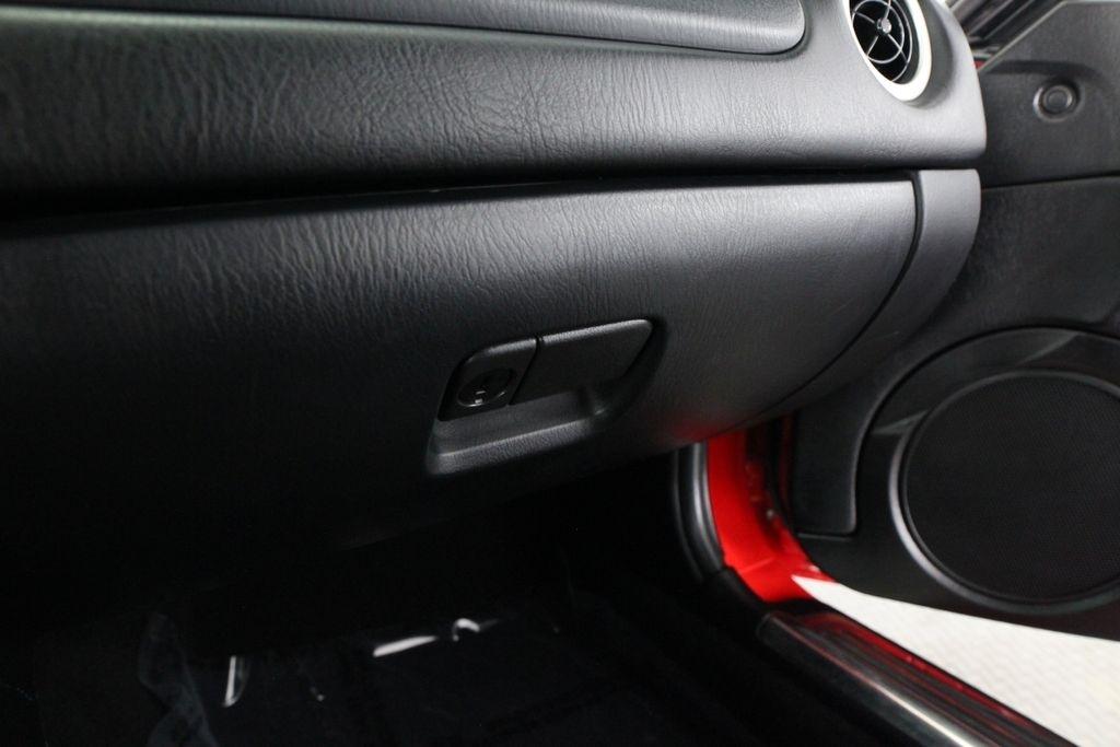 Mazda MX-5 Miata 2dr Conv Cloth Auto 2002