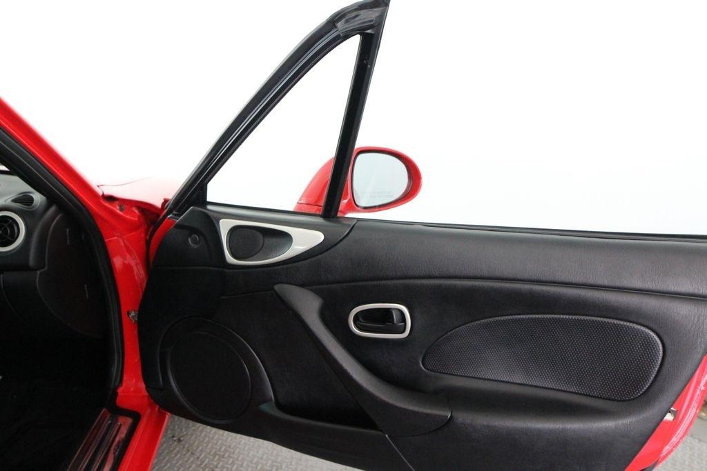 Mazda MX-5 Miata 2dr Conv Cloth Auto 2002