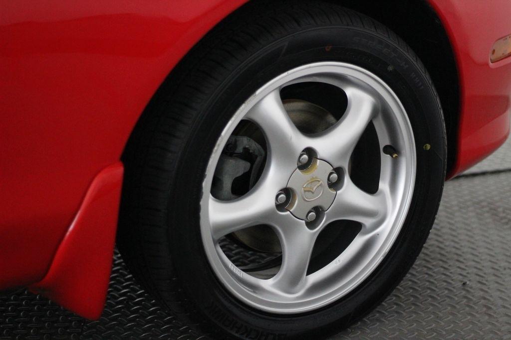 Mazda MX-5 Miata 2dr Conv Cloth Auto 2002