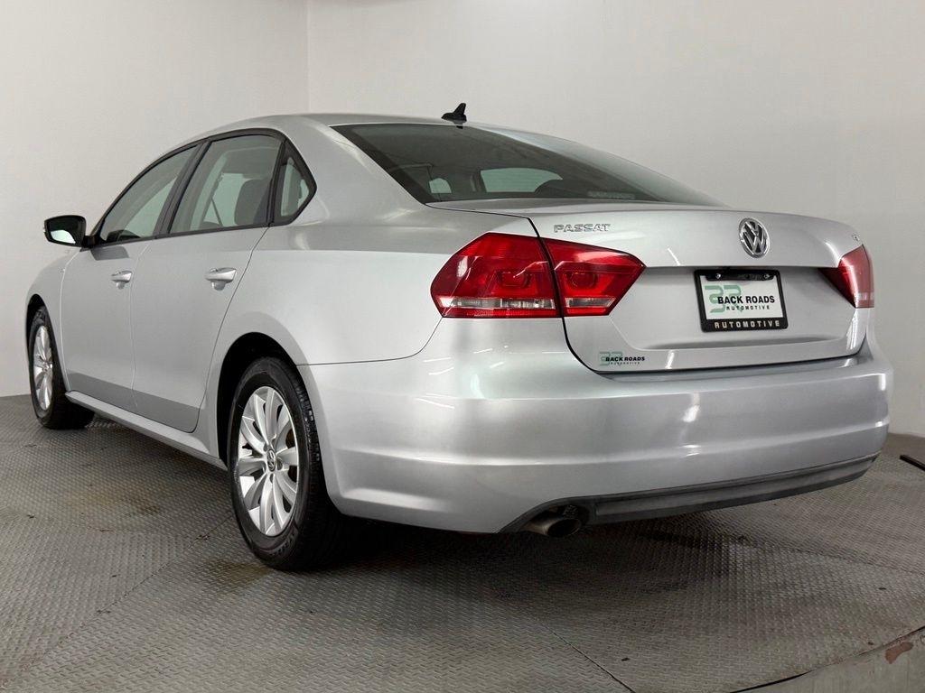 Volkswagen Passat 4dr Sdn 1.8T Auto S PZEV 2015