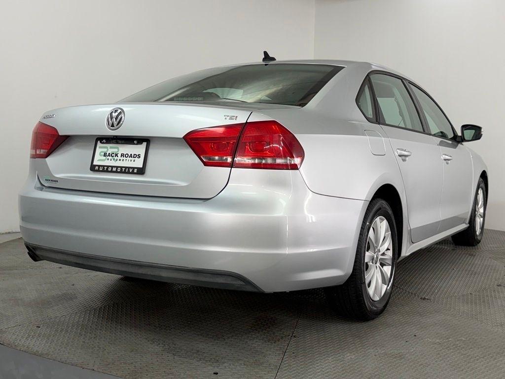 Volkswagen Passat 4dr Sdn 1.8T Auto S PZEV 2015
