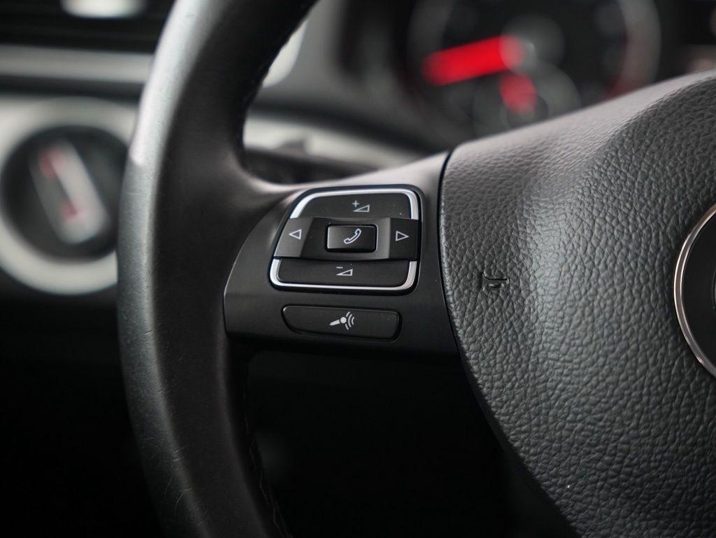 Volkswagen Passat 4dr Sdn 1.8T Auto S PZEV 2015