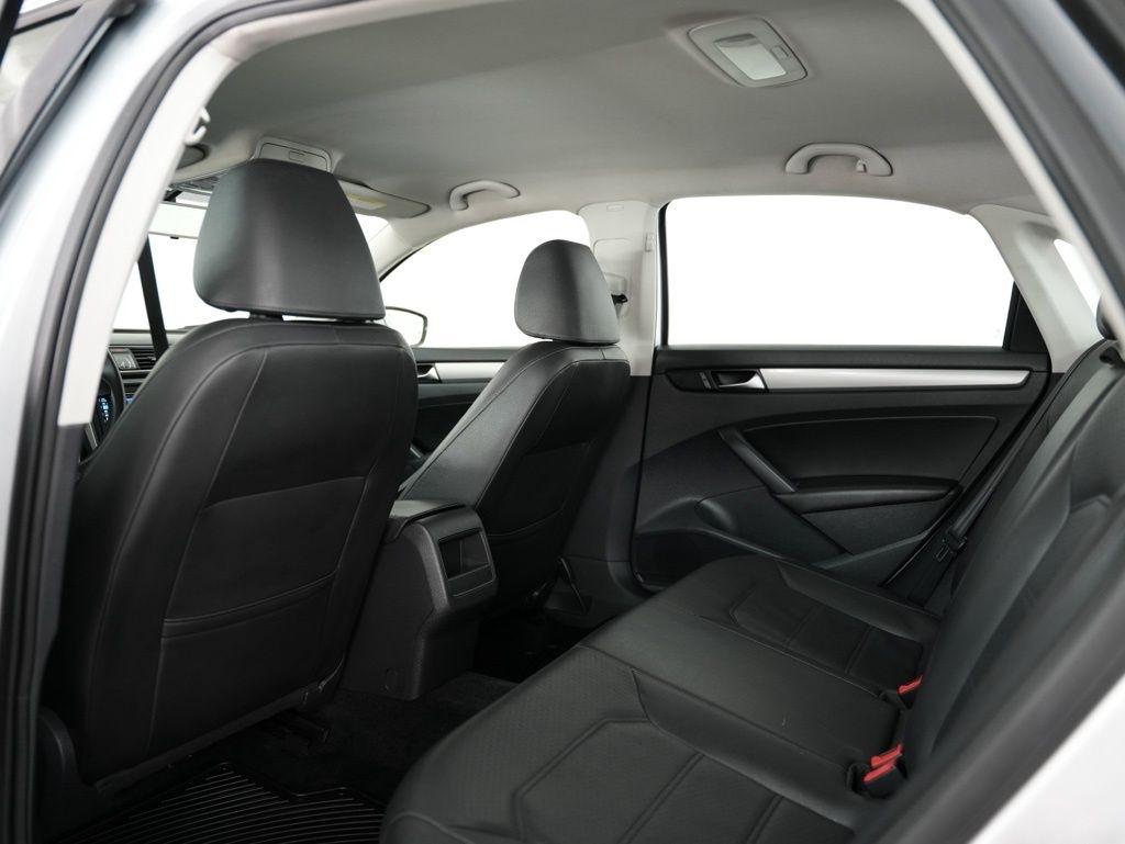 Volkswagen Passat 4dr Sdn 1.8T Auto S PZEV 2015