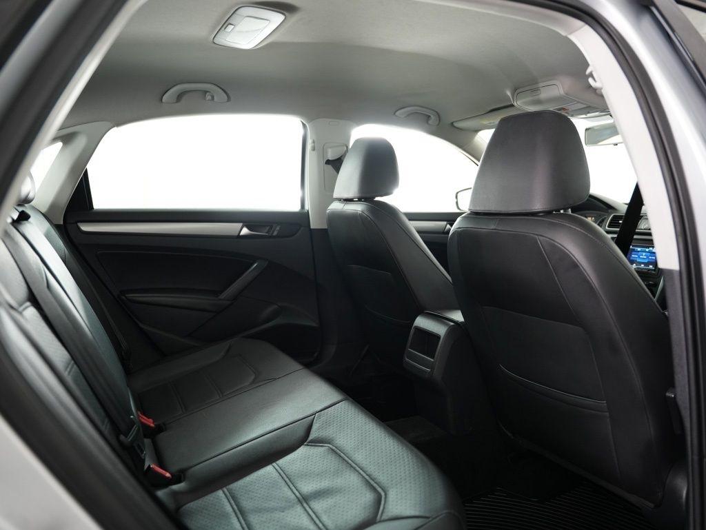 Volkswagen Passat 4dr Sdn 1.8T Auto S PZEV 2015