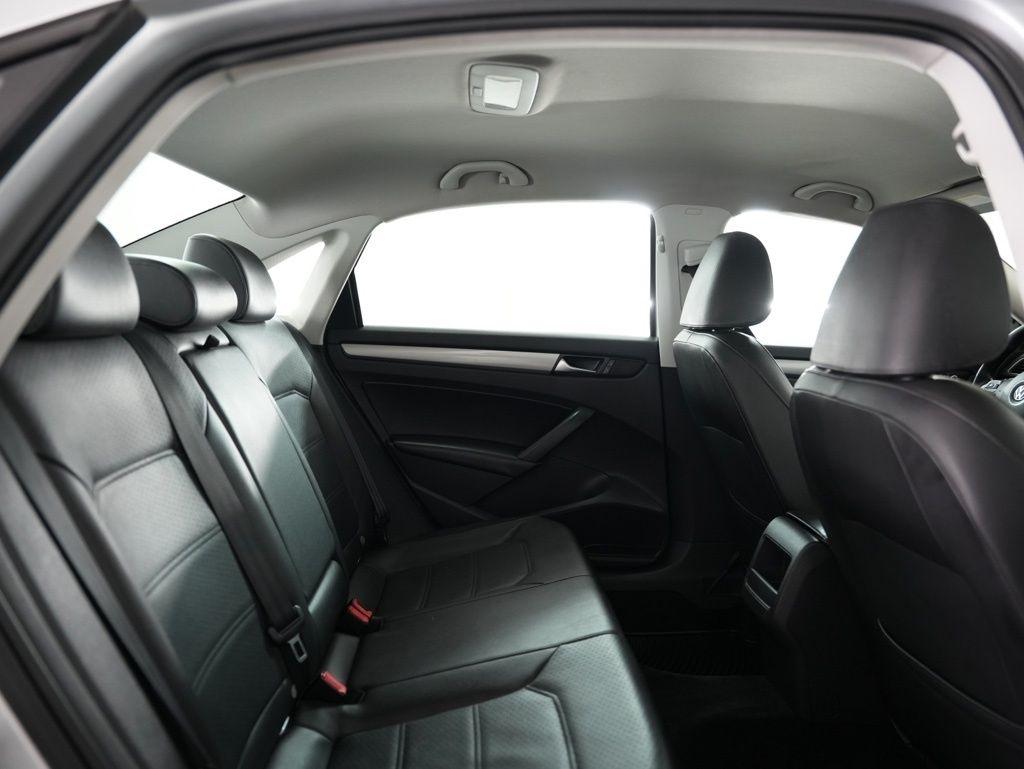 Volkswagen Passat 4dr Sdn 1.8T Auto S PZEV 2015