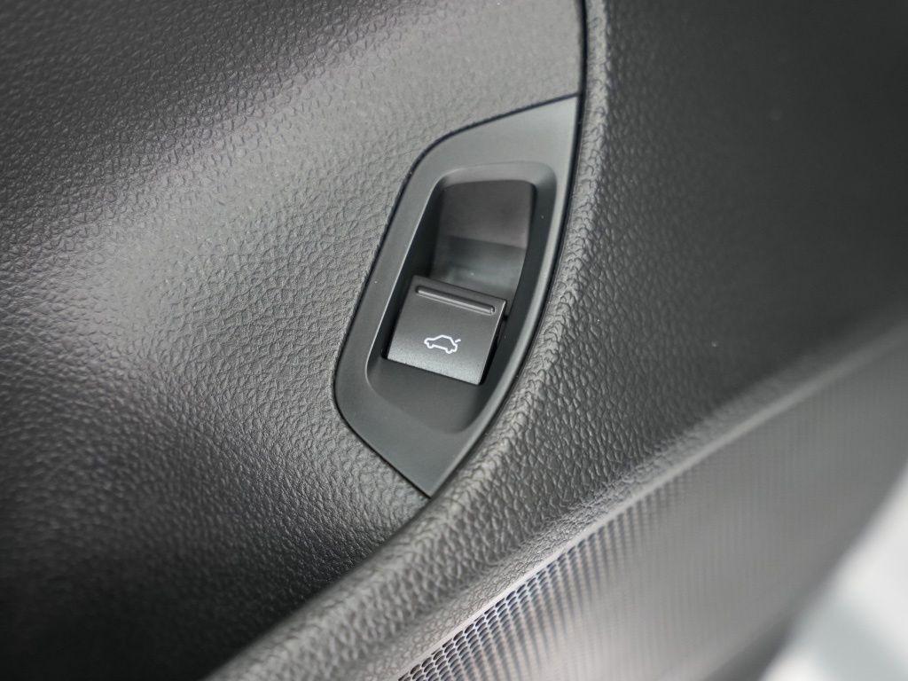 Volkswagen Passat 4dr Sdn 1.8T Auto S PZEV 2015