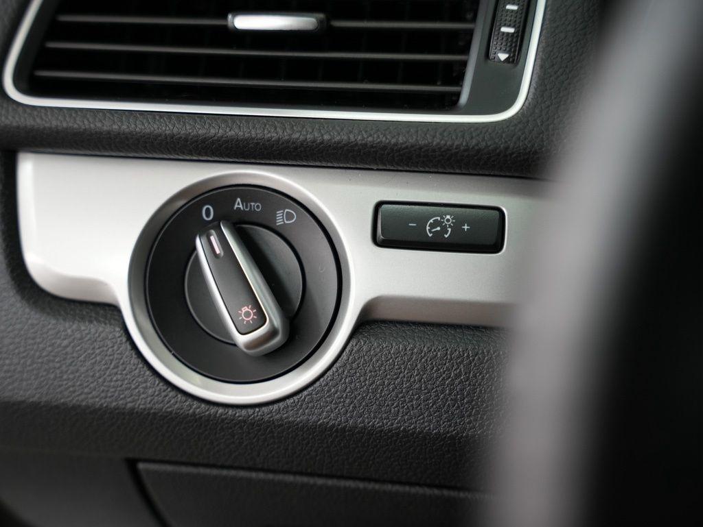 Volkswagen Passat 4dr Sdn 1.8T Auto S PZEV 2015