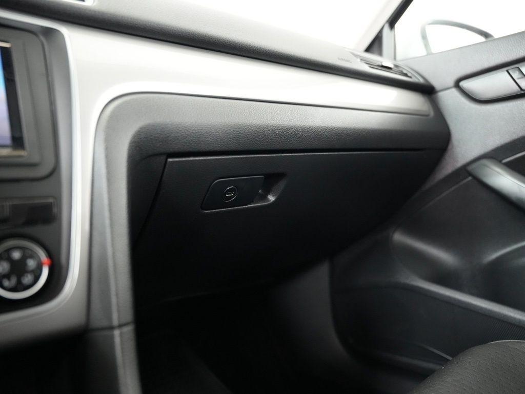 Volkswagen Passat 4dr Sdn 1.8T Auto S PZEV 2015