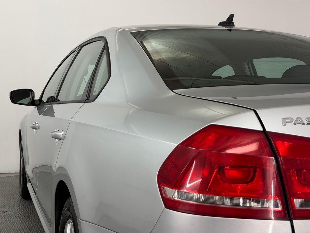 Volkswagen Passat 4dr Sdn 1.8T Auto S PZEV 2015