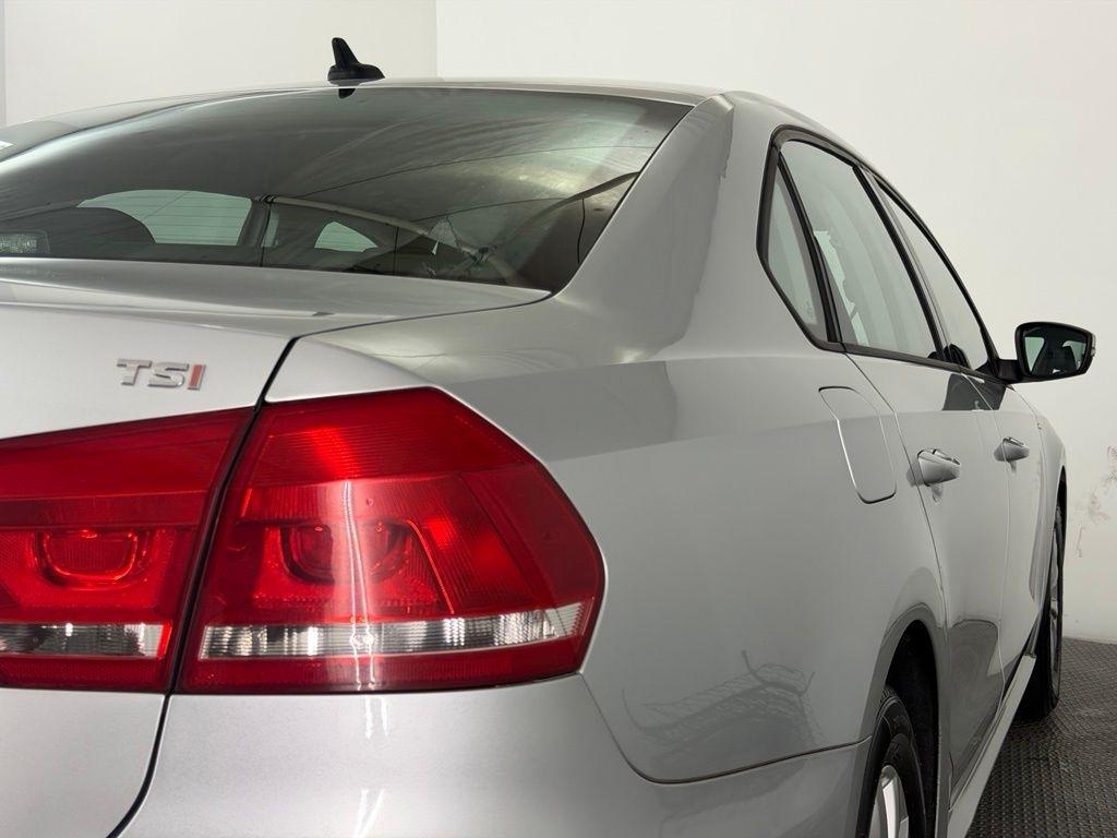 Volkswagen Passat 4dr Sdn 1.8T Auto S PZEV 2015