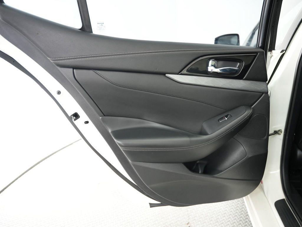 Nissan Maxima 4dr Sdn 3.5 SV 2016