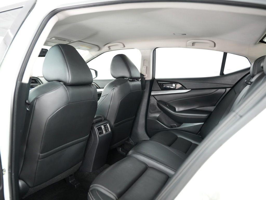 Nissan Maxima 4dr Sdn 3.5 SV 2016