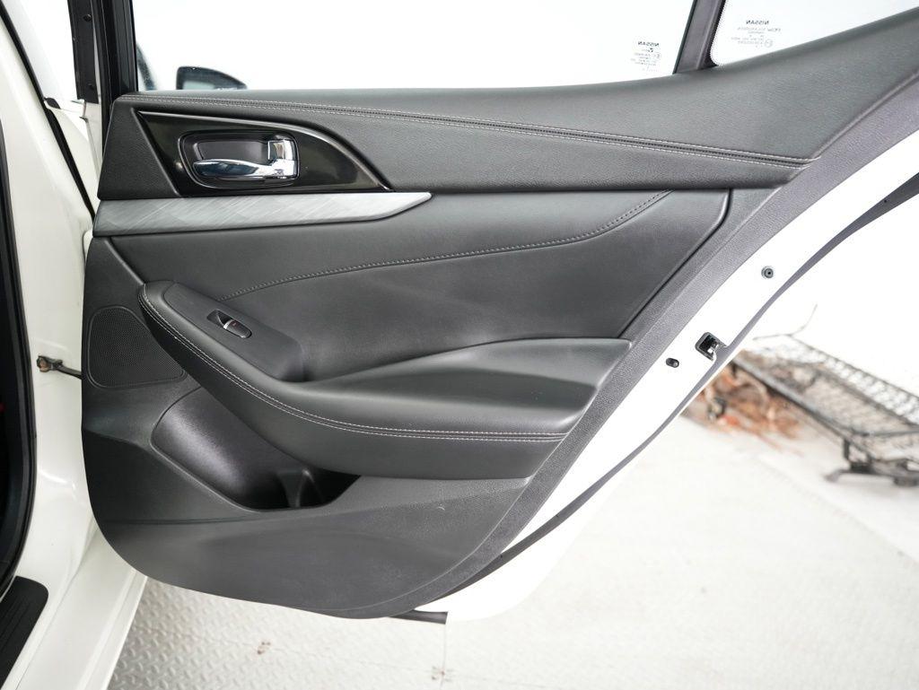 Nissan Maxima 4dr Sdn 3.5 SV 2016