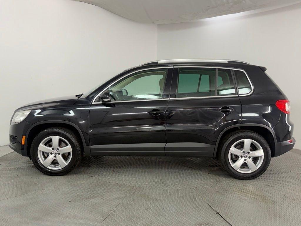 Volkswagen Tiguan AWD 4dr Wolfsburg 2010