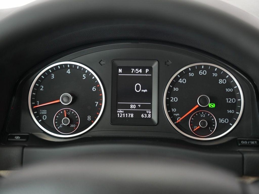 Volkswagen Tiguan AWD 4dr Wolfsburg 2010