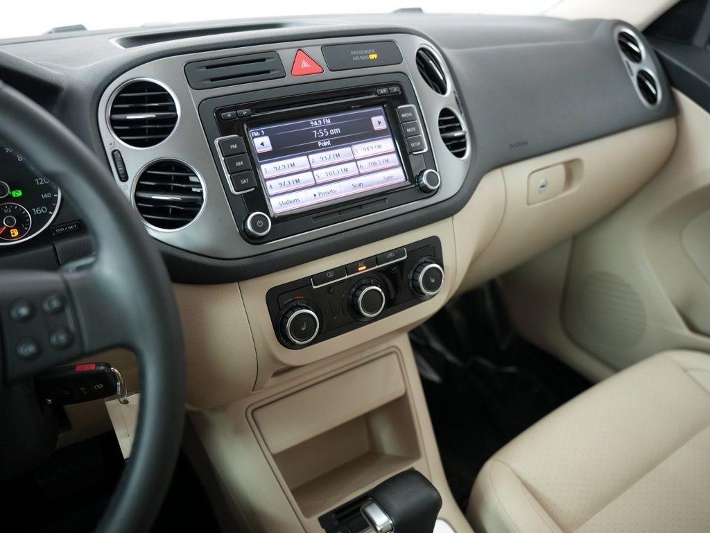 Volkswagen Tiguan AWD 4dr Wolfsburg 2010