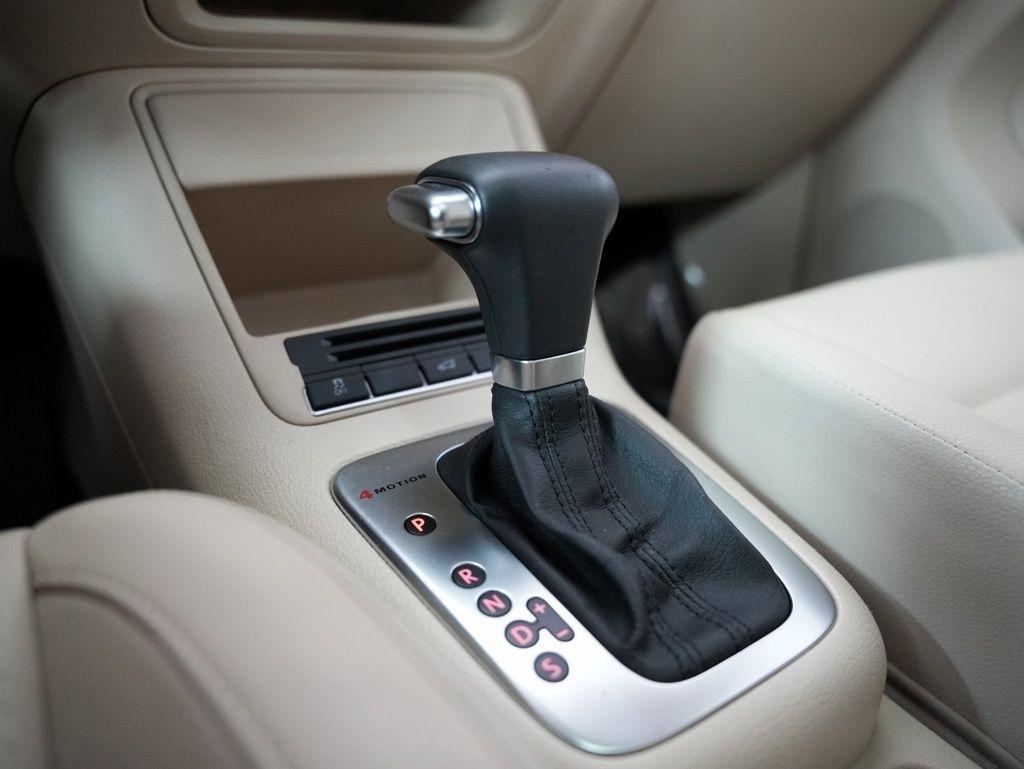 Volkswagen Tiguan AWD 4dr Wolfsburg 2010