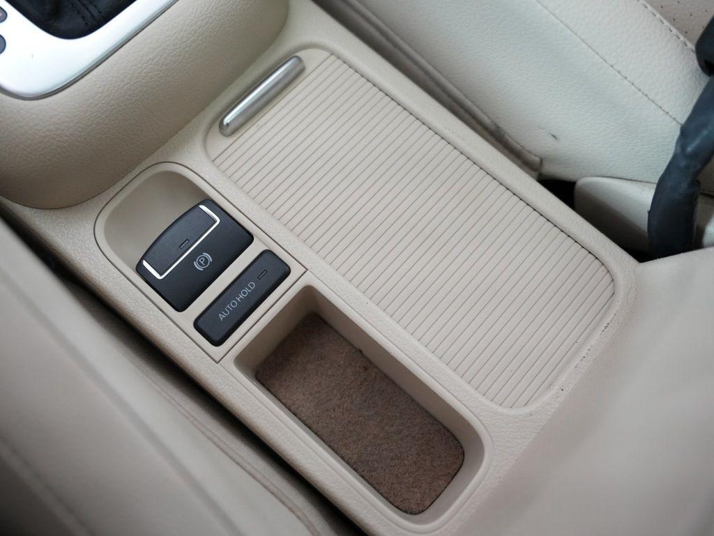Volkswagen Tiguan AWD 4dr Wolfsburg 2010