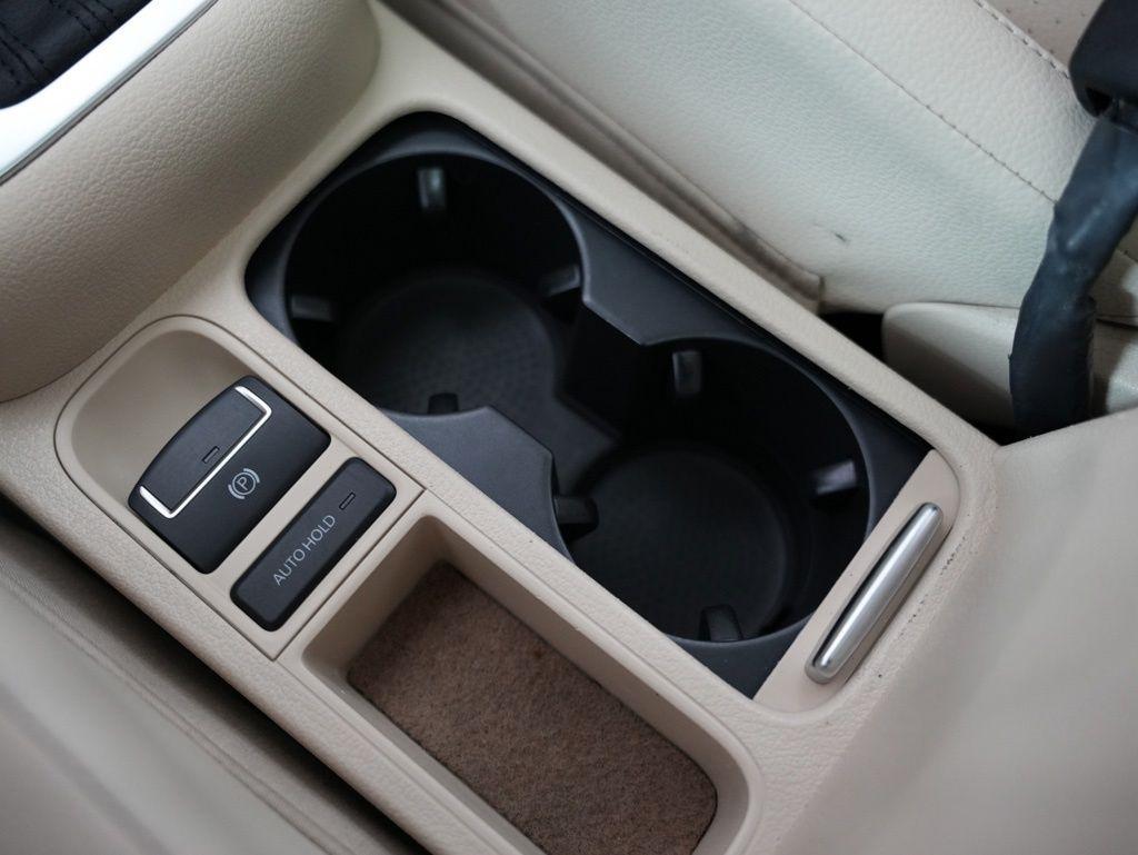 Volkswagen Tiguan AWD 4dr Wolfsburg 2010