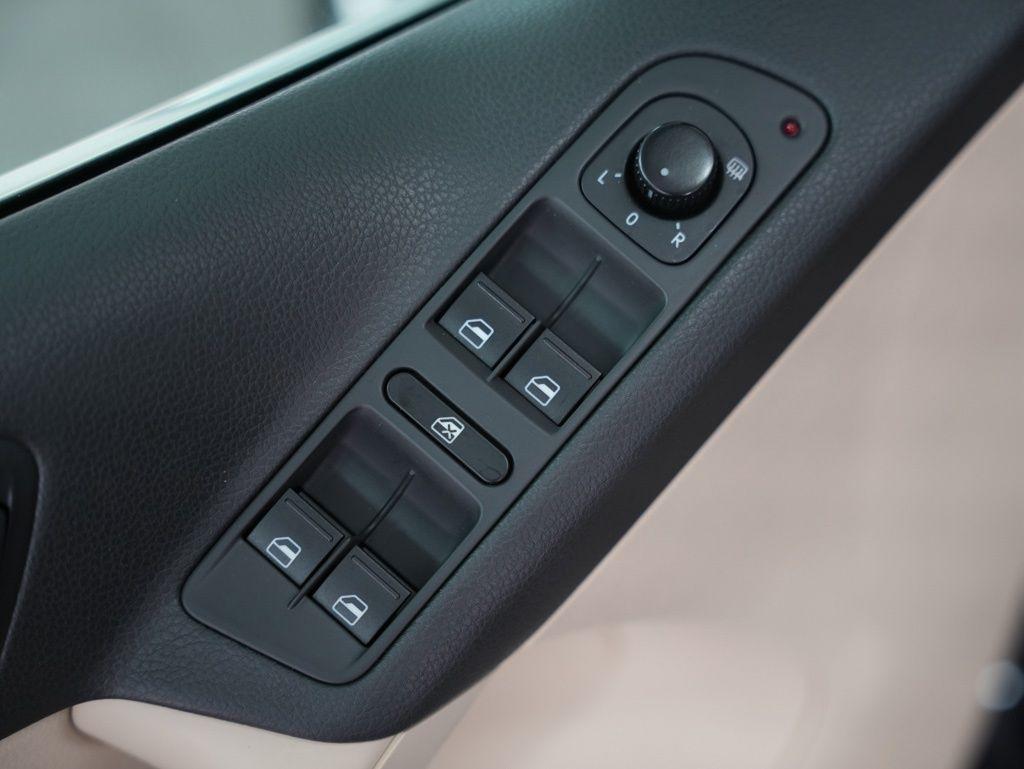 Volkswagen Tiguan AWD 4dr Wolfsburg 2010