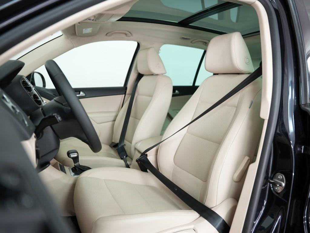 Volkswagen Tiguan AWD 4dr Wolfsburg 2010