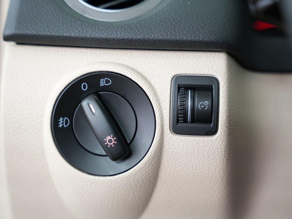Volkswagen Tiguan AWD 4dr Wolfsburg 2010