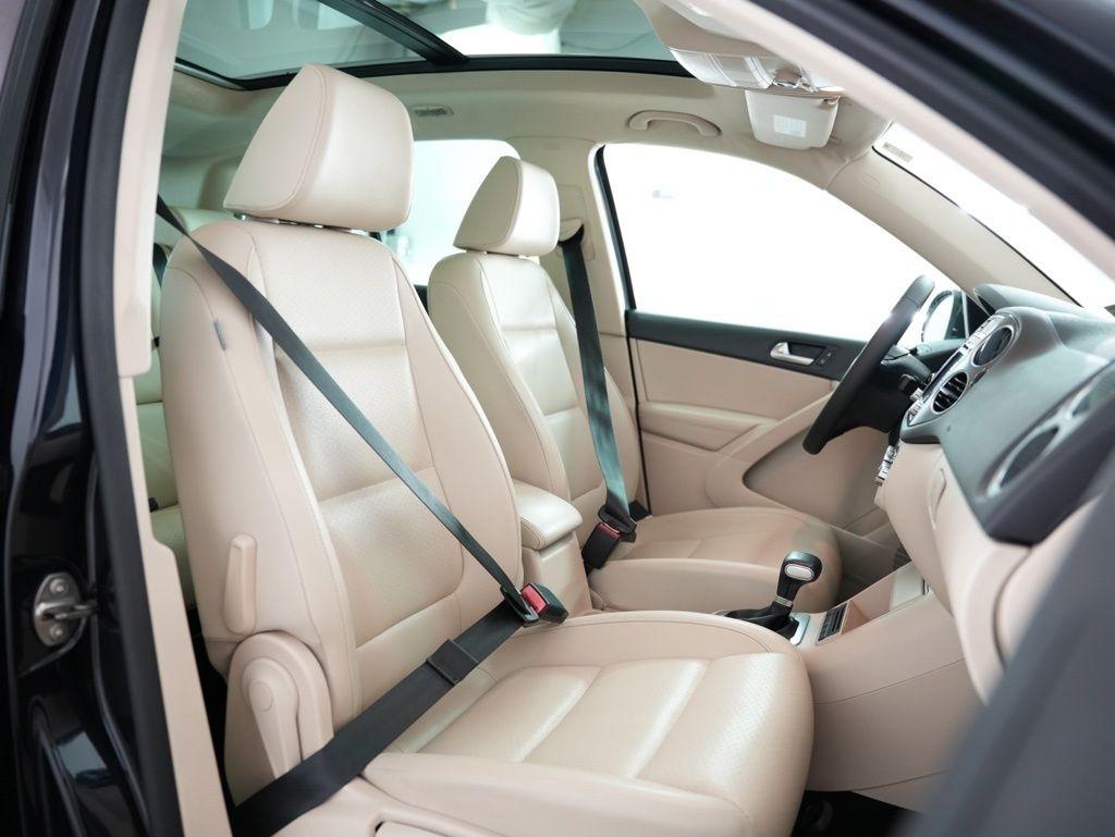 Volkswagen Tiguan AWD 4dr Wolfsburg 2010