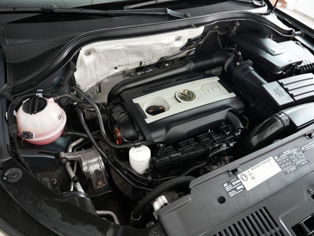 Volkswagen Tiguan AWD 4dr Wolfsburg 2010