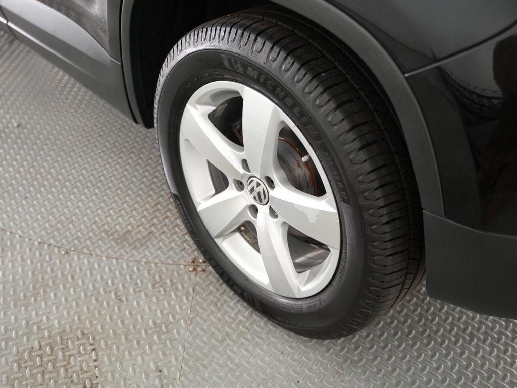 Volkswagen Tiguan AWD 4dr Wolfsburg 2010