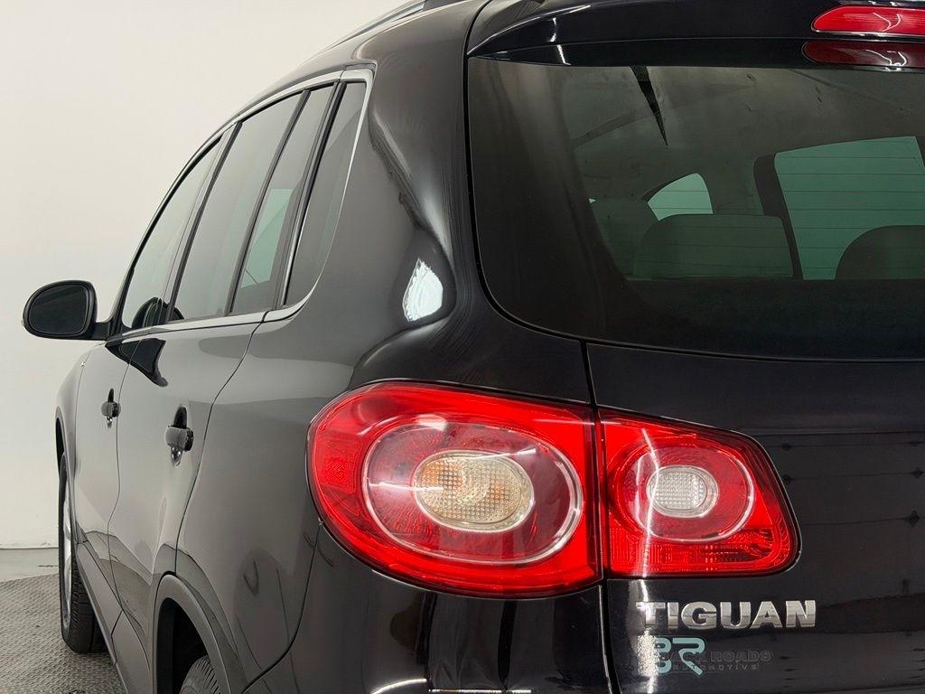 Volkswagen Tiguan AWD 4dr Wolfsburg 2010