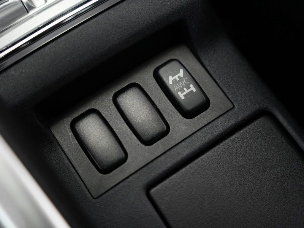 Mitsubishi Lancer Evolution 4dr Sdn TC-SST MR 2012