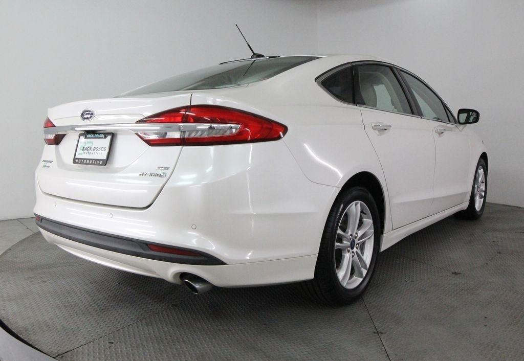 Ford Fusion Hybrid SE FWD 2018